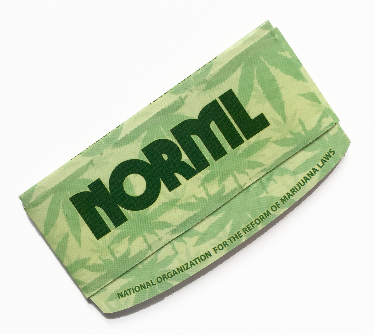 Curved Norml 1 _ Size Rolling Paper with Curved Rolling Edge